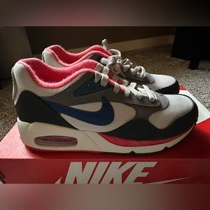 NWT - WMNS Nike Air Max Correlate